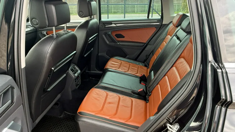 VOLKSWAGEN Tiguan -