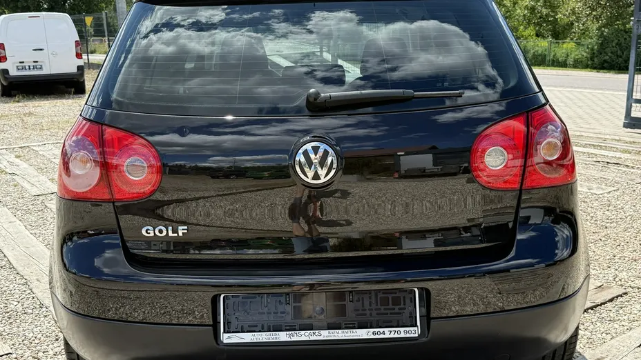 VOLKSWAGEN Golf -