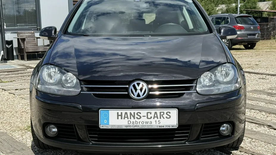 VOLKSWAGEN Golf -