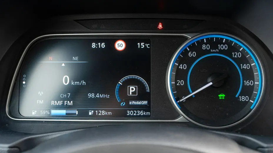 NISSAN Leaf -