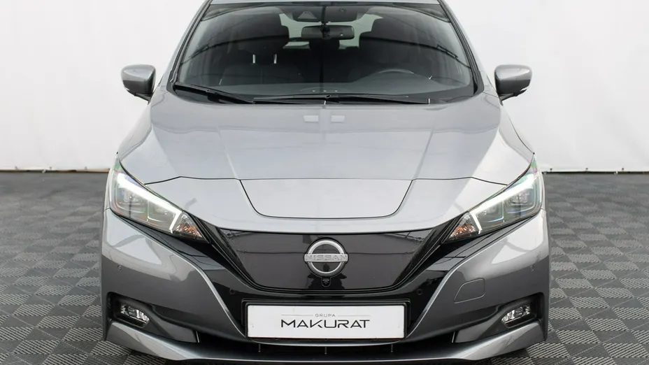 NISSAN Leaf -