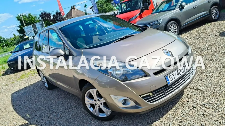 RENAULT Scenic -