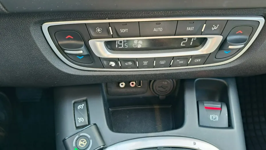 RENAULT Scenic -