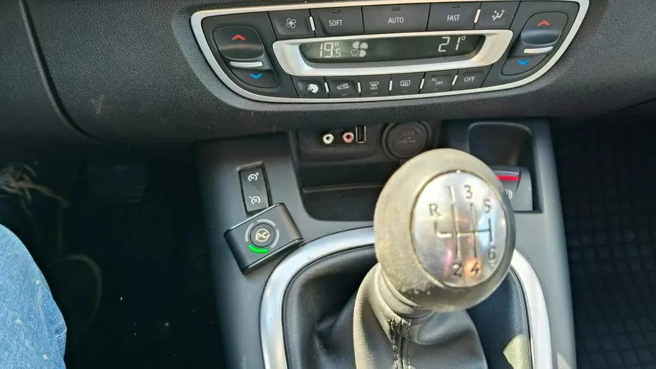 RENAULT Scenic -
