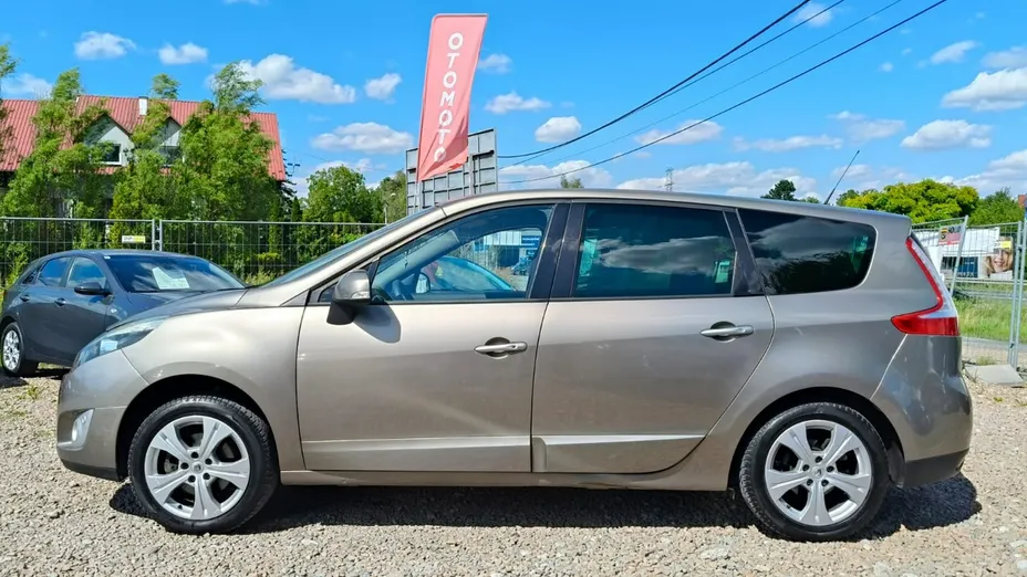 RENAULT Scenic -