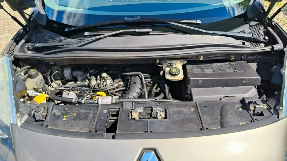 RENAULT Scenic -