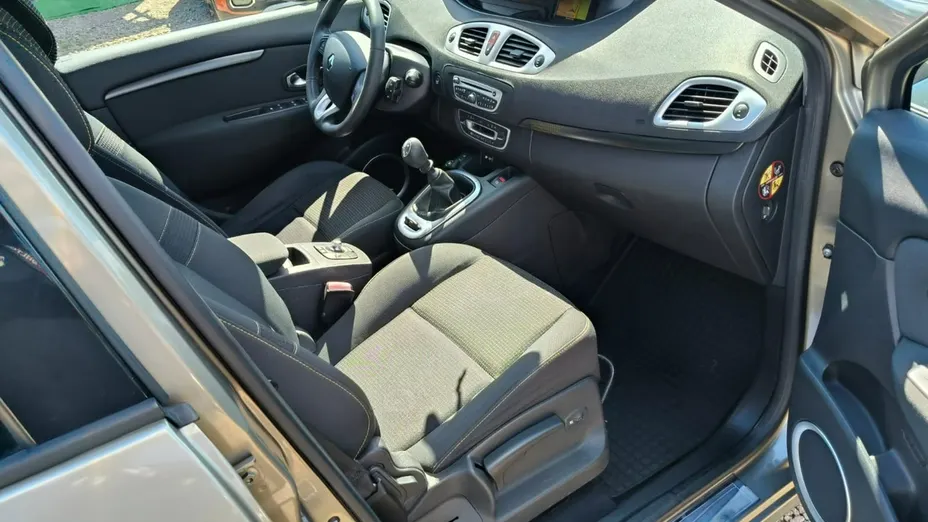RENAULT Scenic -