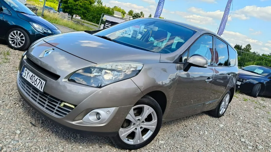 RENAULT Scenic -