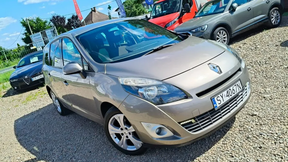 RENAULT Scenic -