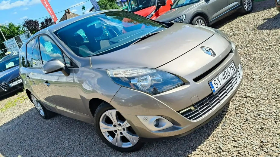 RENAULT Scenic -