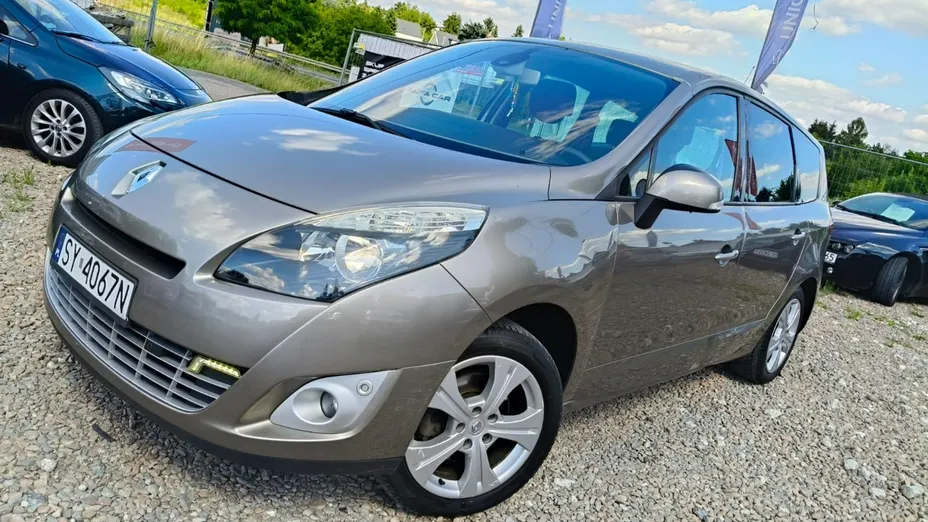 RENAULT Scenic -