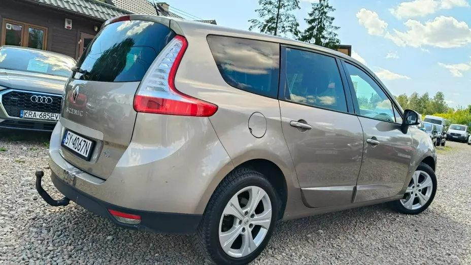 RENAULT Scenic -