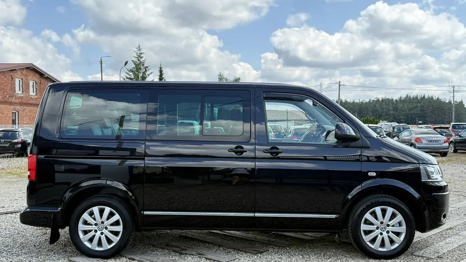 VOLKSWAGEN Multivan -