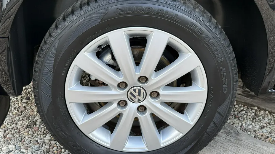 VOLKSWAGEN Multivan -