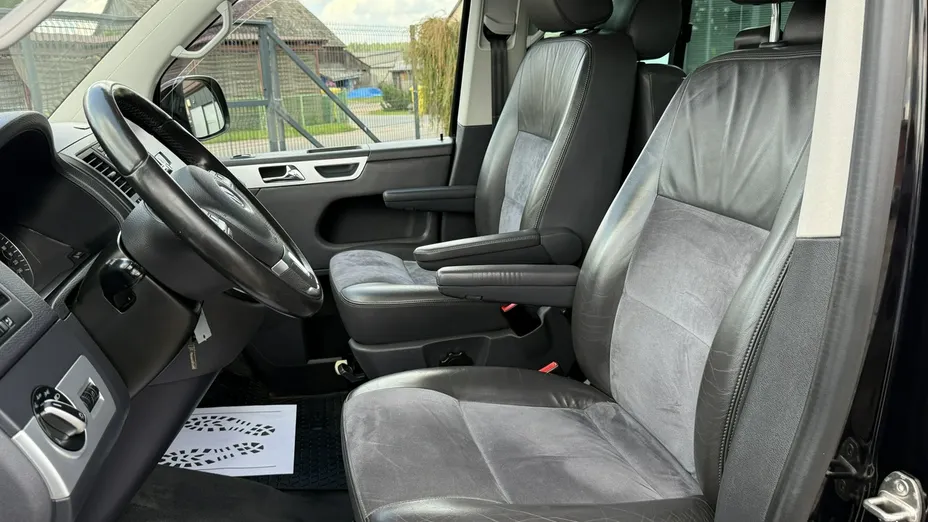 VOLKSWAGEN Multivan -