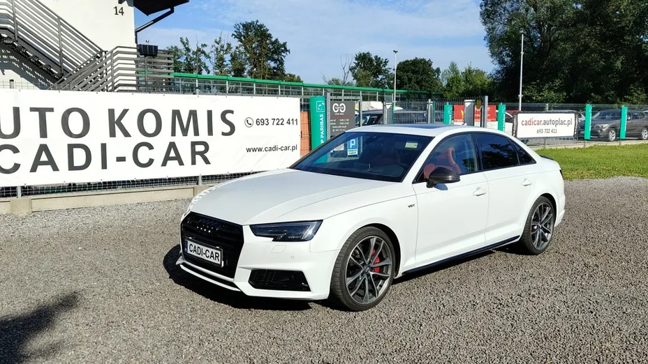 AUDI S4 -