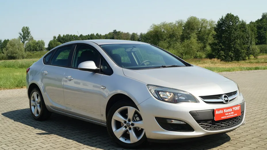OPEL Astra -
