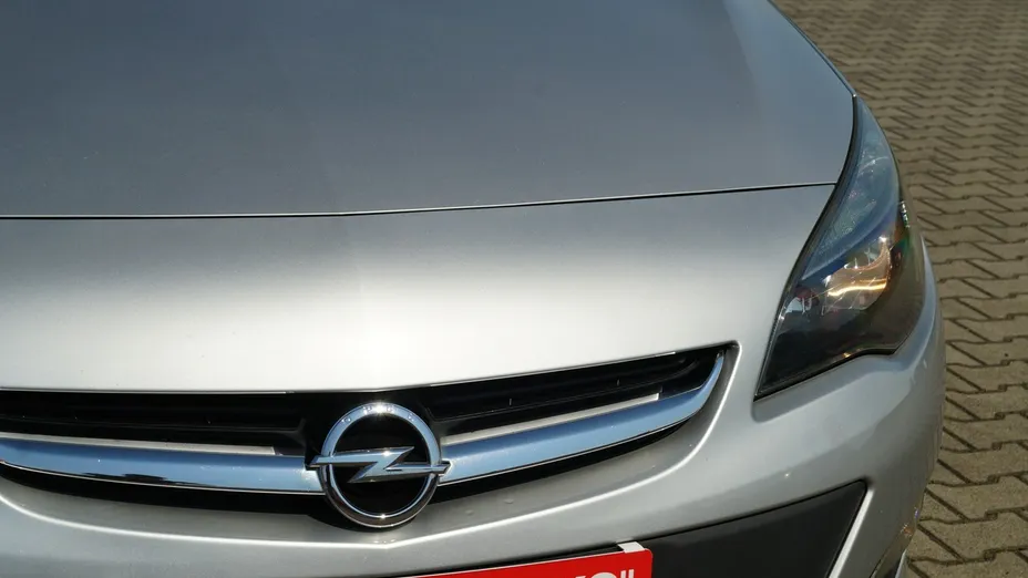 OPEL Astra -