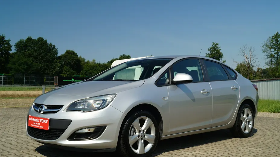 OPEL Astra -