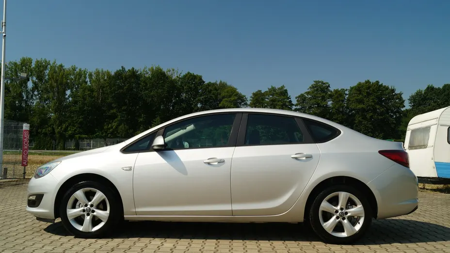 OPEL Astra -