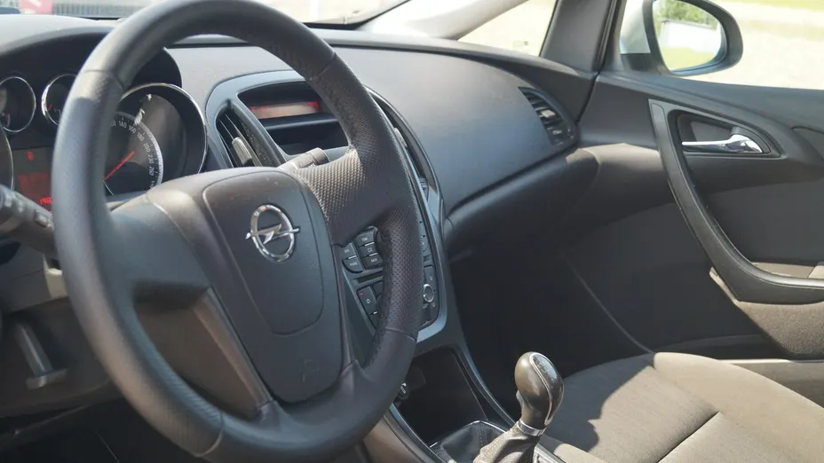 OPEL Astra -