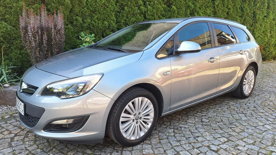 OPEL Astra -