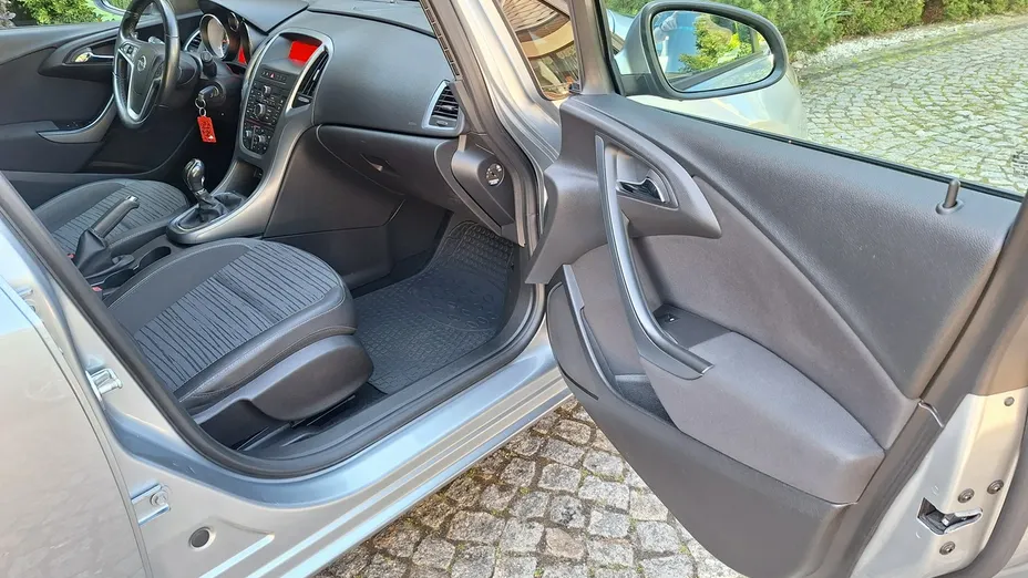 OPEL Astra -