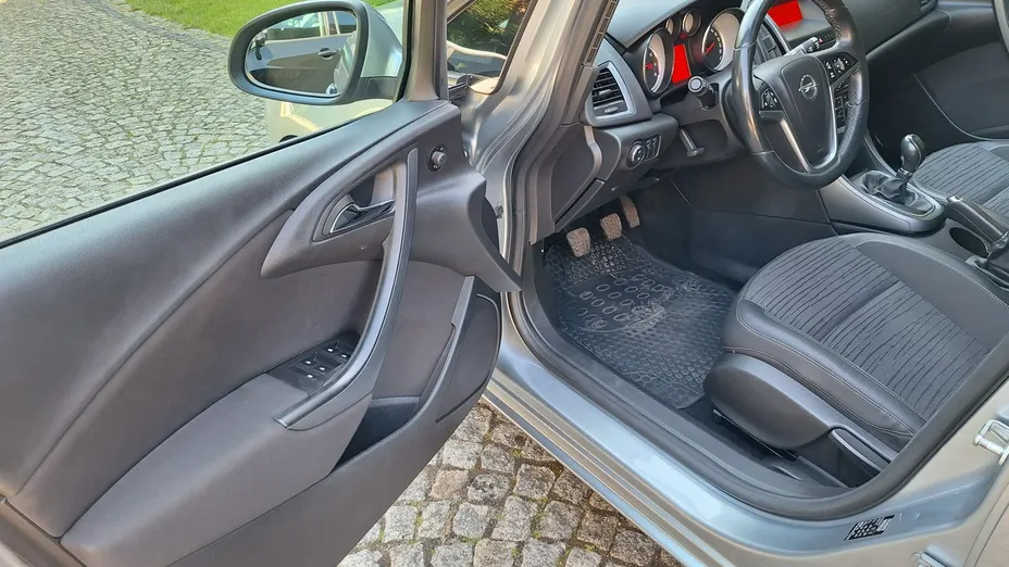 OPEL Astra -