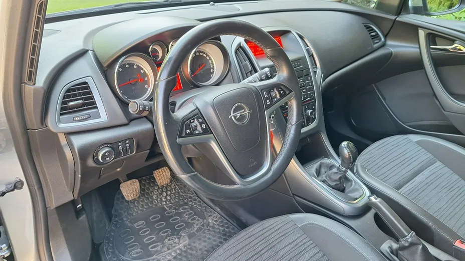 OPEL Astra -