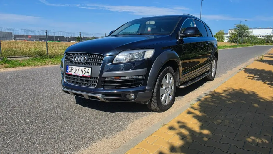 AUDI Q7 -