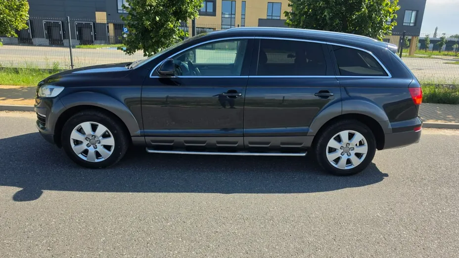 AUDI Q7 -