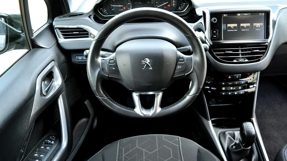 PEUGEOT 2008 -