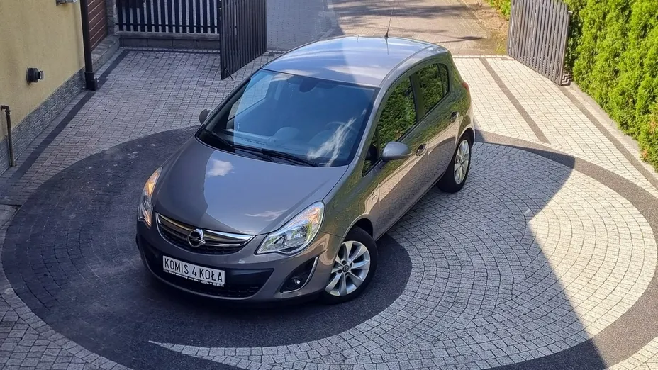 OPEL Corsa -