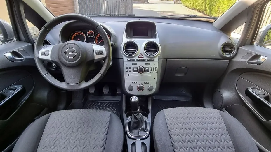 OPEL Corsa -