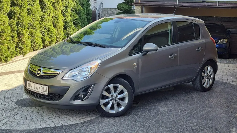 OPEL Corsa -