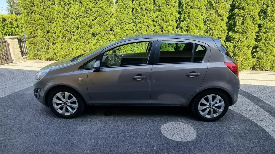 OPEL Corsa -
