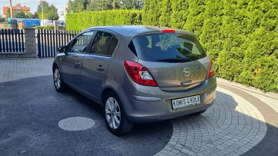 OPEL Corsa -