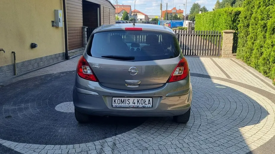 OPEL Corsa -