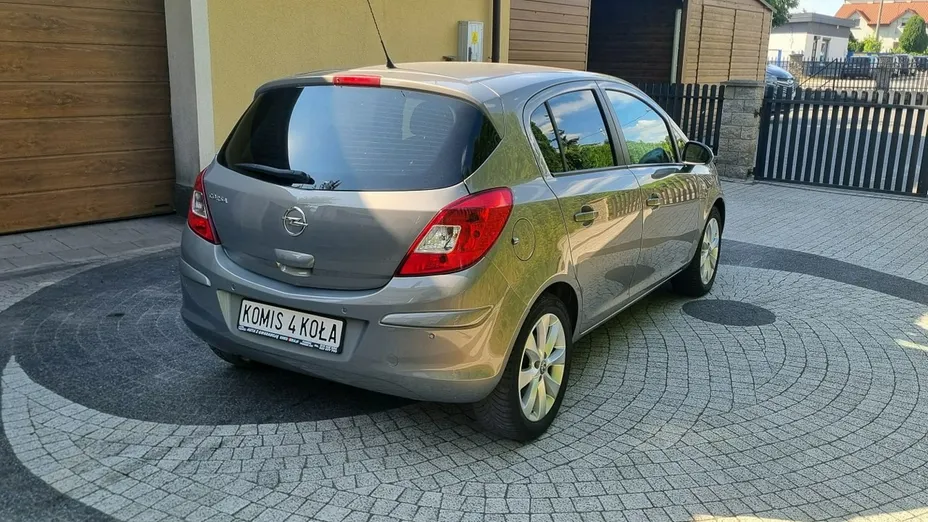 OPEL Corsa -