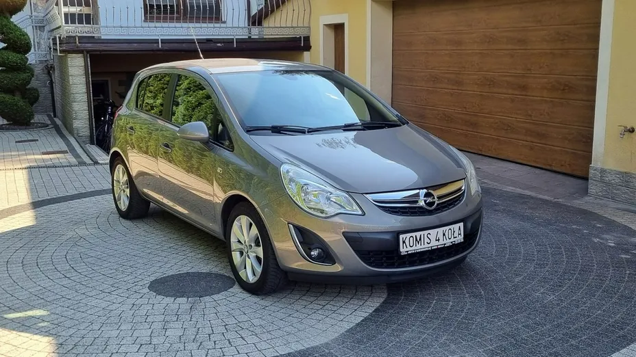 OPEL Corsa -