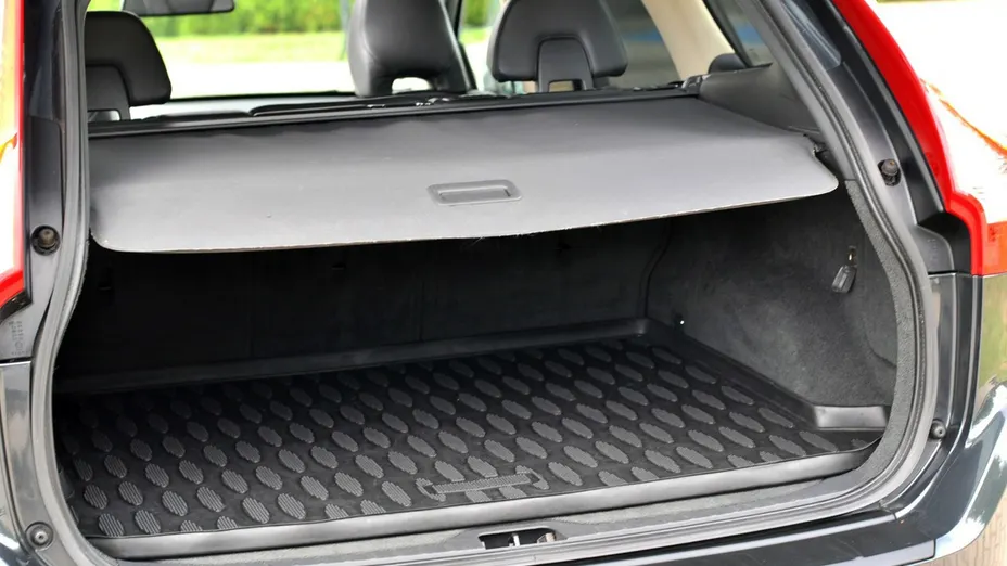 VOLVO XC60 -