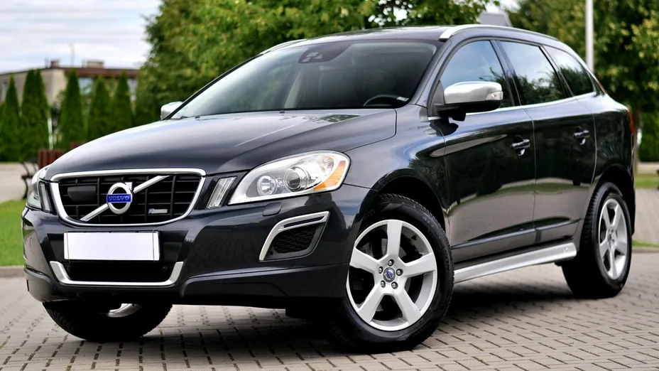 VOLVO XC60 -