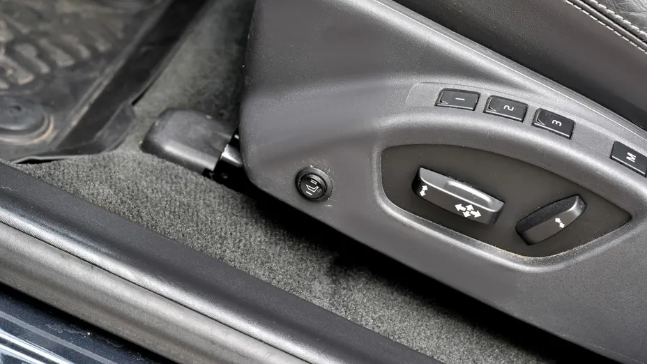 VOLVO XC60 -