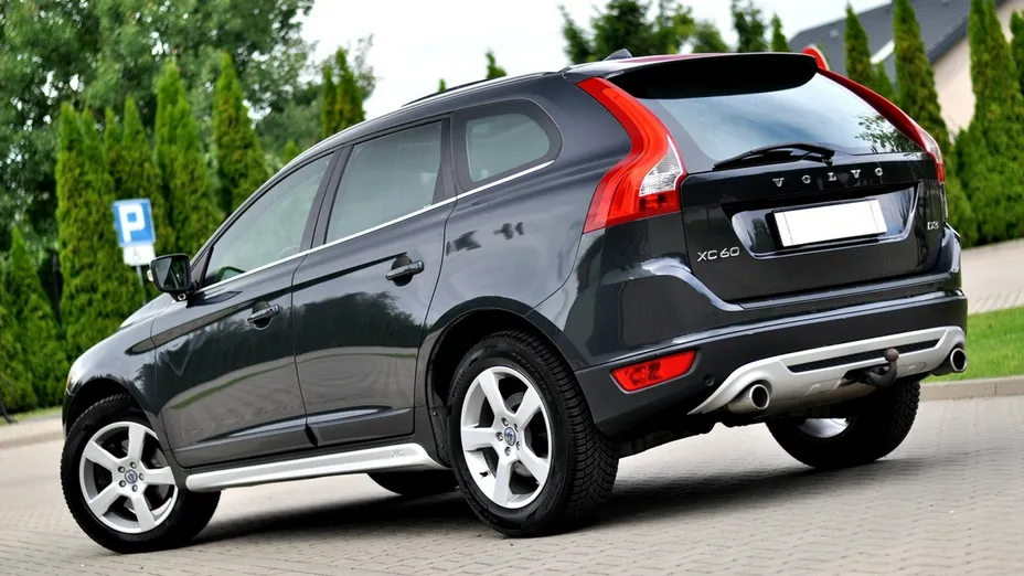 VOLVO XC60 -