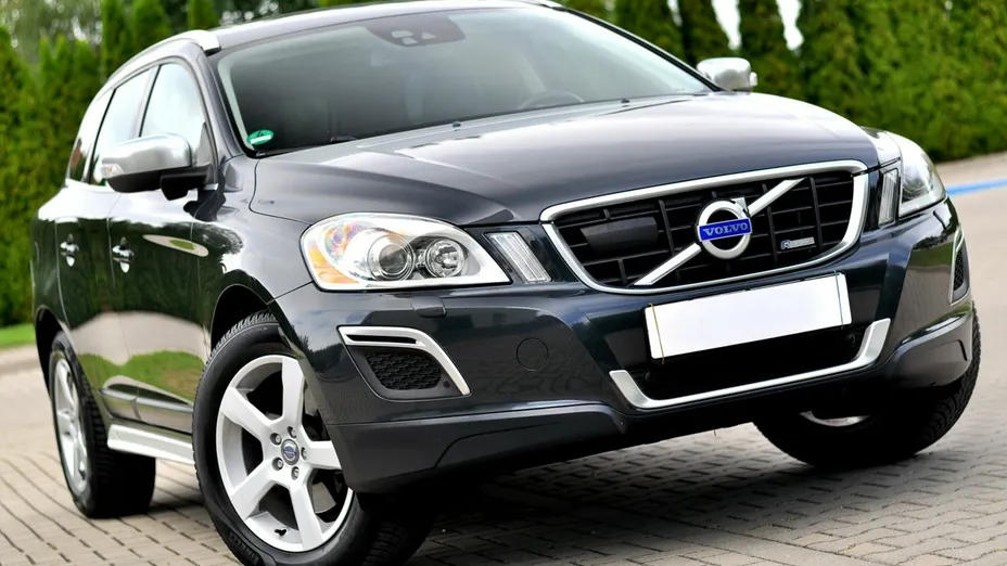 VOLVO XC60 -