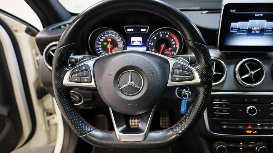 MERCEDES-BENZ GLA -