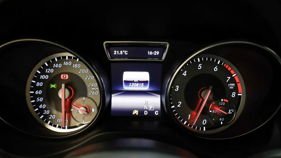 MERCEDES-BENZ GLA -