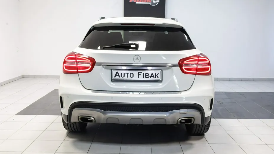 MERCEDES-BENZ GLA -