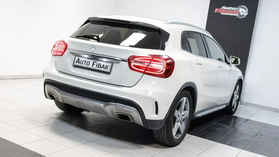 MERCEDES-BENZ GLA -