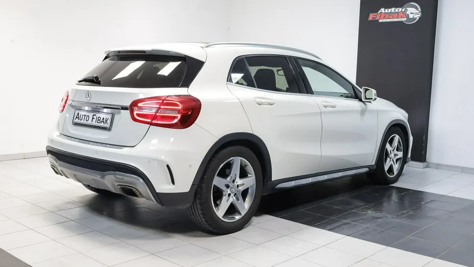 MERCEDES-BENZ GLA -